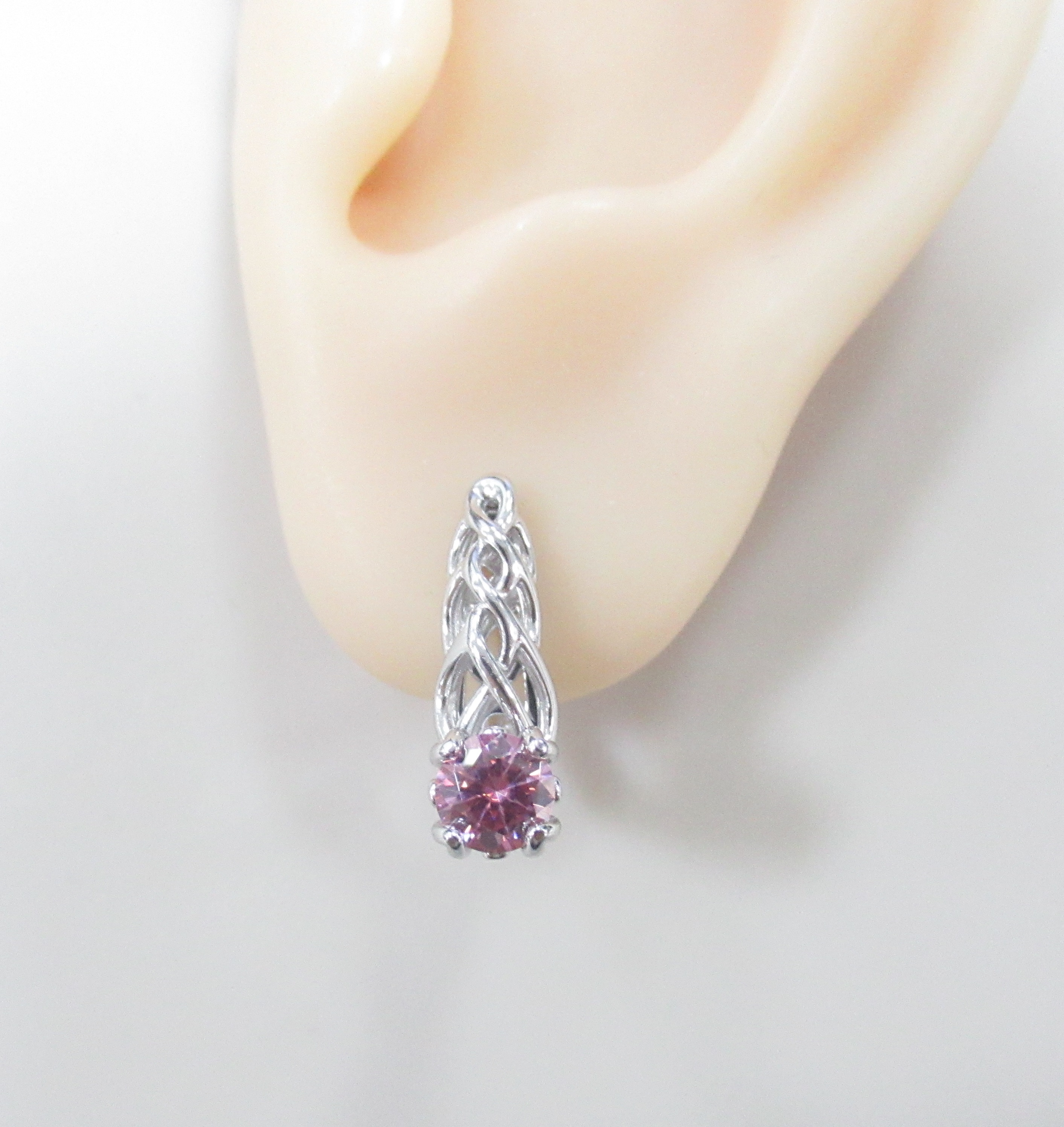 Серебряные серьги с розовыми муассанитами